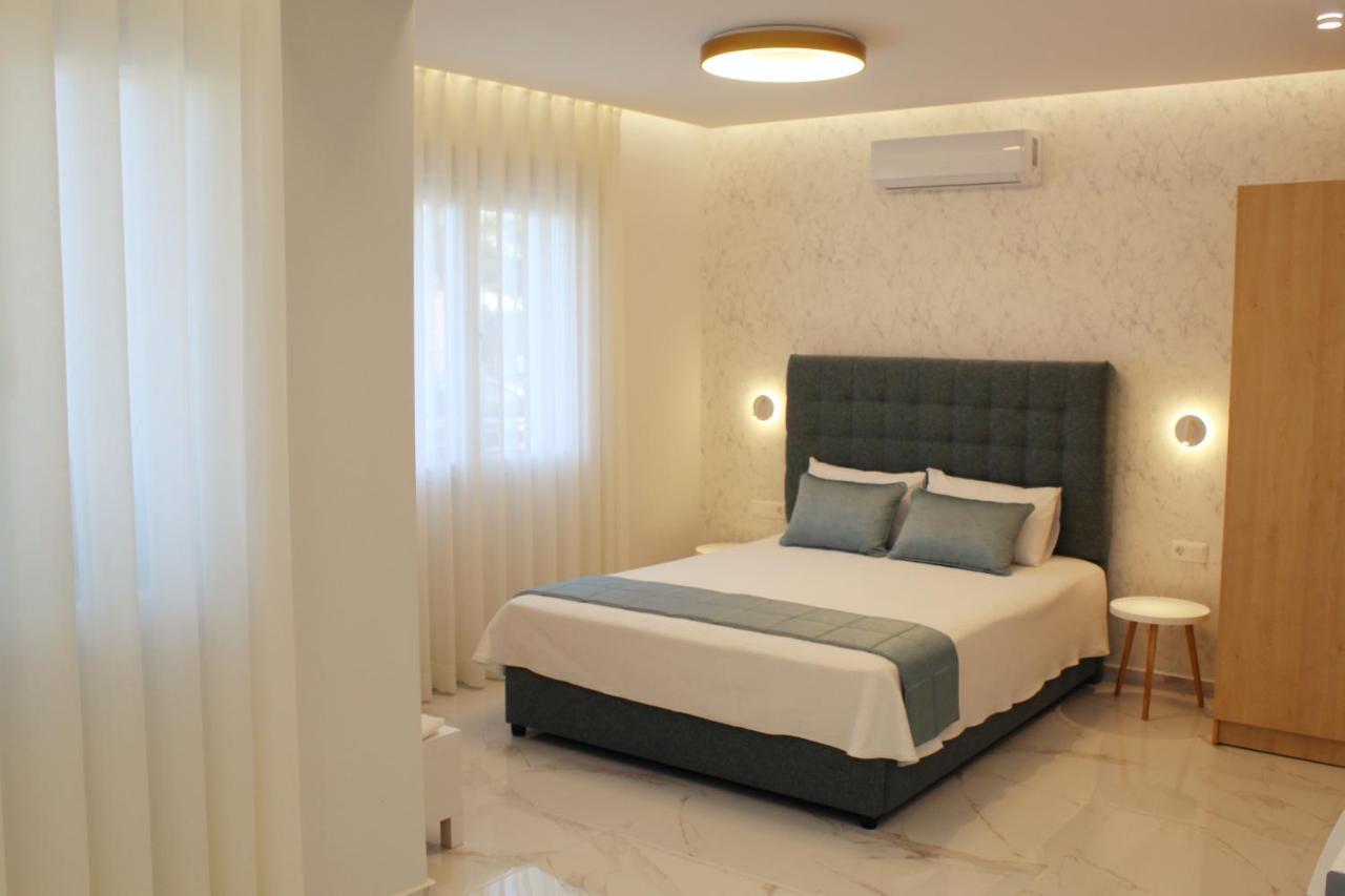 Saan Luxury Living Apartment Nea Kallikrateia Bagian luar foto