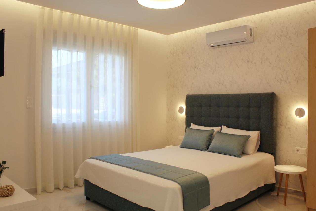 Saan Luxury Living Apartment Nea Kallikrateia Bagian luar foto