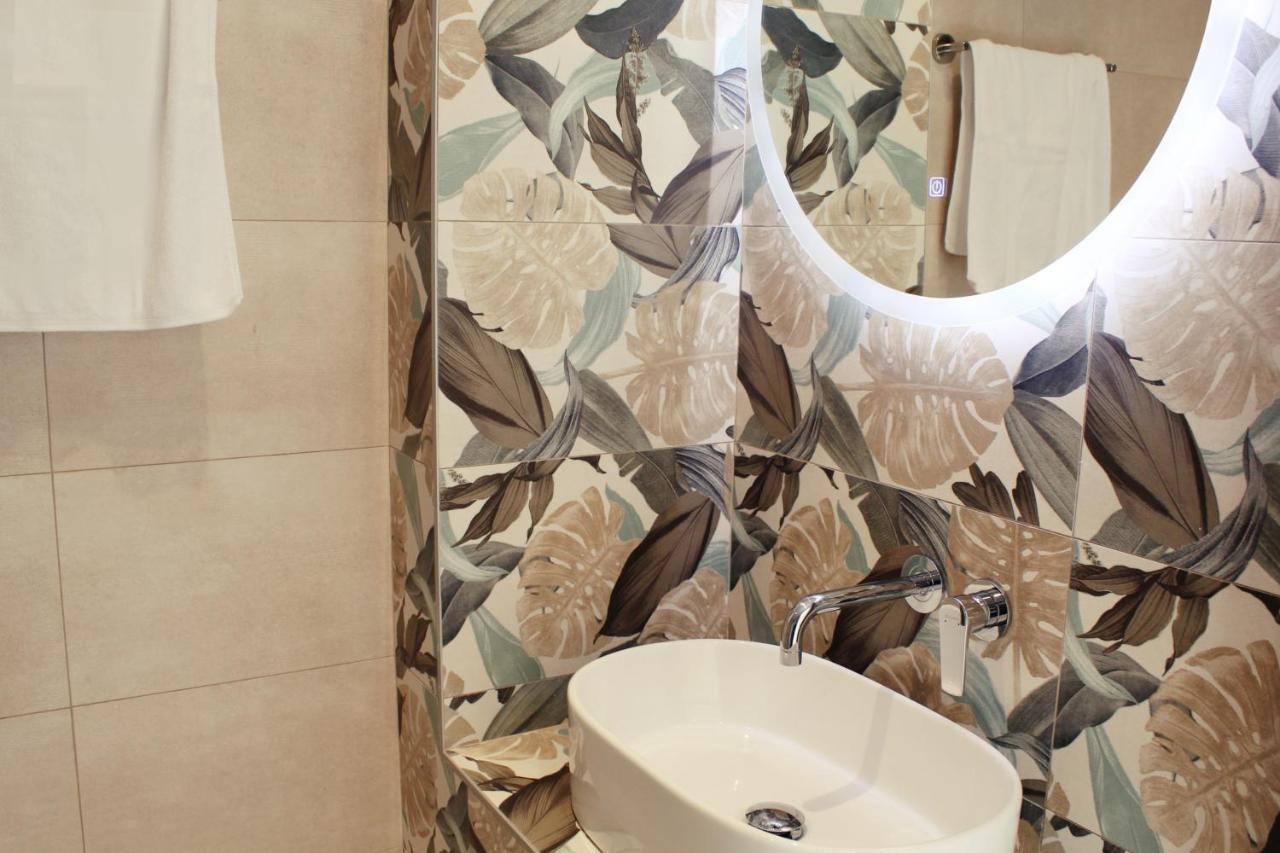 Saan Luxury Living Apartment Nea Kallikrateia Bagian luar foto