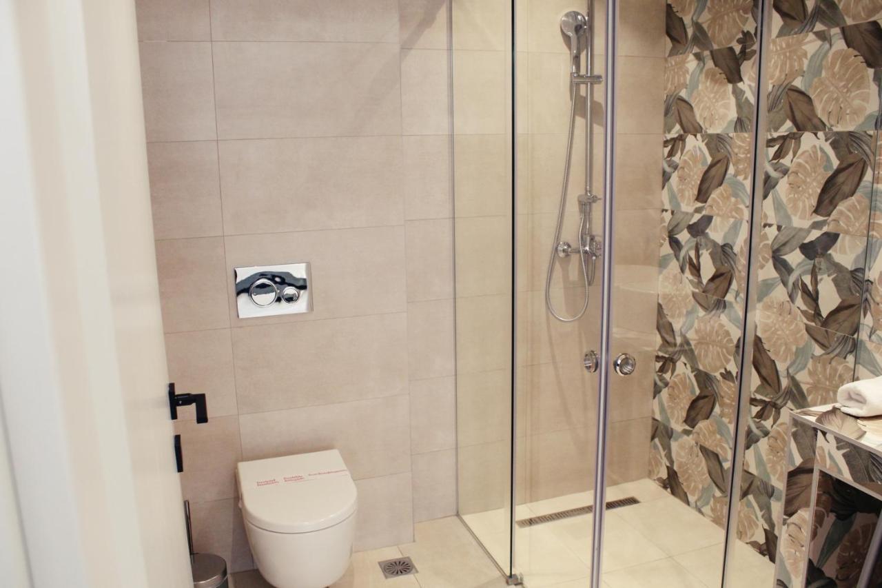 Saan Luxury Living Apartment Nea Kallikrateia Bagian luar foto