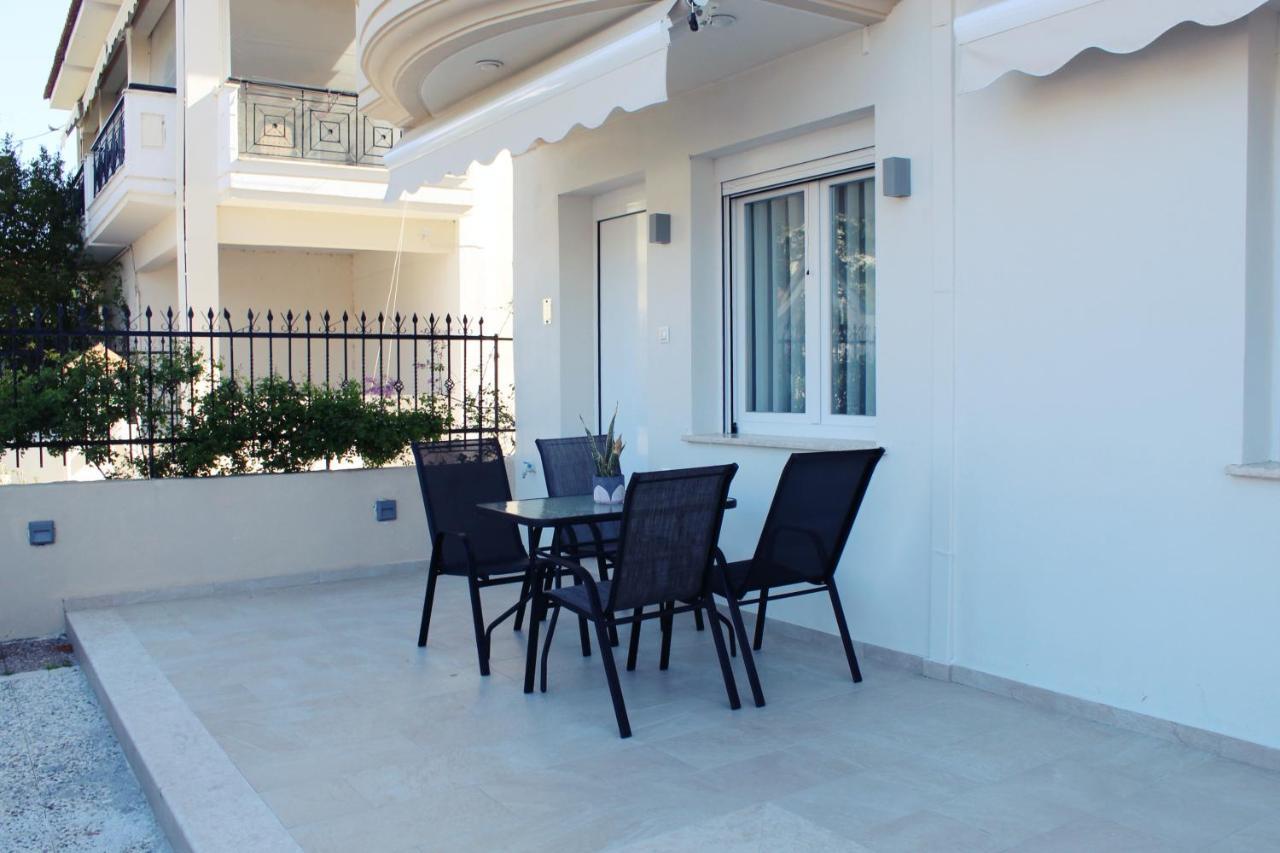 Saan Luxury Living Apartment Nea Kallikrateia Bagian luar foto